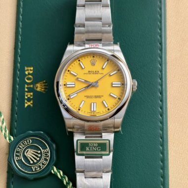 Rolex Oyster Perpetual 124300 Yellow Dial Replica Watch King 41mm