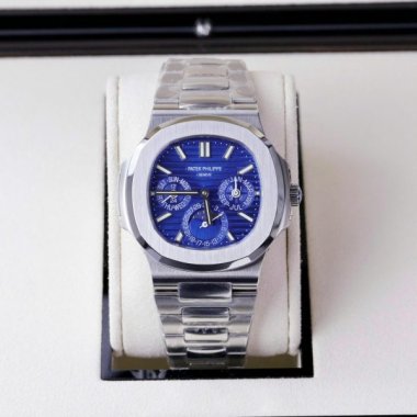 Patek Philippe Nautilus 5740 Copies Watch Men Blue Dial Metal Wire 40mm