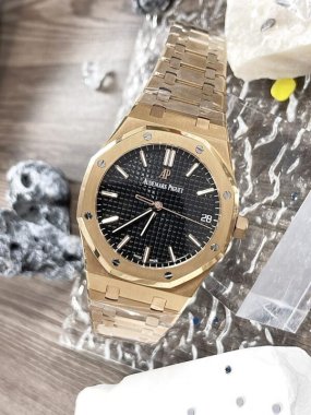 Audemars Piguet Royal Oak 15510OR Replica Watch Black Dial 41mm