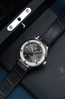 Hublot Classic Fusion Dial Gray Replica Watch Bezel Diamonds Moissanite 38mm