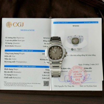 Patek Philippe Nautilus 7118 Copies Watch Gray Dial Custom Diamonds Moissante 3K Factory 35.2mm