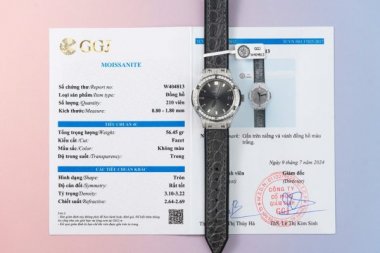 Hublot Classic Fusion Replica Watch Moissanite Diamond Hong Kong Gray Dial 33mm