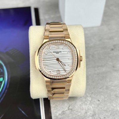 Patek Philippe Nautilus 7118 Replica Watch With Diamonds Bezel 3K Factory 35.2mm