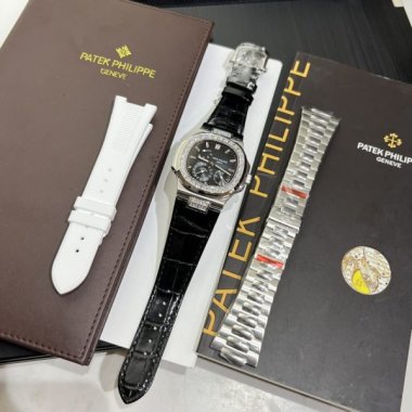 Patek Philippe Replica Watch Nautilus 5724G Blue Dial Leather Strap 40mm