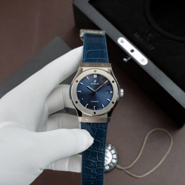 Hublot Classic Fusion Titanium Blue Replica Watches Movement SW300 Crocodile Leather Strap 42mm