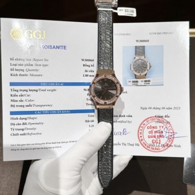 Hublot Women’s Replica Watch With Moissanite Diamond 33mm