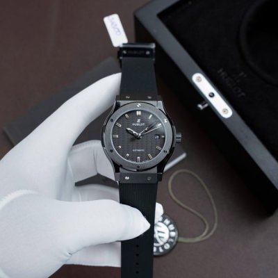 Hublot Classic Fusion Ceramic Replica Watch Carbon Dial Rubber Strap 42mm