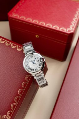 Cartier Ballon Bleu W6920046 Replica Watch White Dial Metal Wire AF Factory 36mm