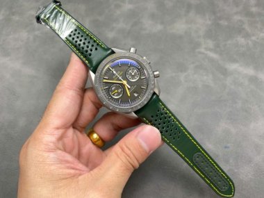 Omega Speedmaster Grey Side of the Moon Porsche Club of America Edition Replica Wath 44mm