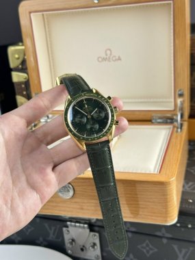 Omega Speedmaster Moonwatch Replica Watches Green Dial RM Factory 44mm
