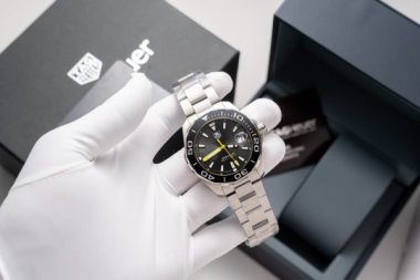 Tag Heuer Aquarace Replica Watch Black Dial Metal Strap 41mm