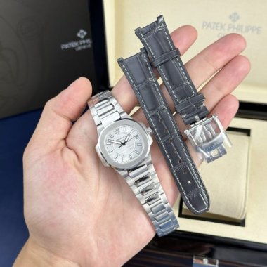 Patek Philippe Replica Watch Nautilus 7010 White Dial Metal Wire 32mm