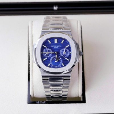 Patek Philippe Nautilus 5740 Copies Watch Men Blue Dial Metal Wire 40mm