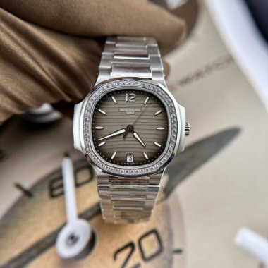 Patek Philippe Nautilus 7118 Replica Watch Grey Dial 3K Factory 35.2mm
