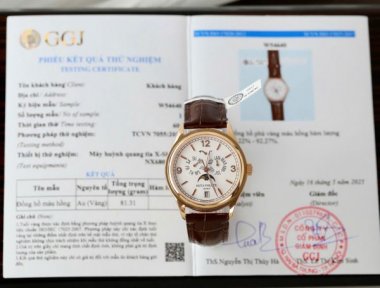 Patek Philippe Complications 5146 Good Imitation Watches 18K Gold Wrapped Custom 39mm