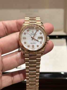 Rolex Day-Date Mother of Pearl Replica Watch Rose Gold EW Factory 36mm